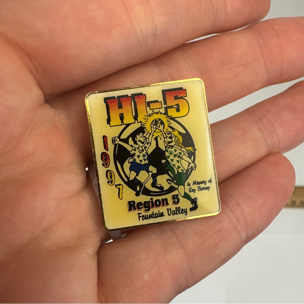 Vtg 1997 Soccer Hi-5 Region 5 Fountain Valley‎ In Memory of Enamel Pin Pinback